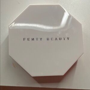 Fenty Beauty White Compact